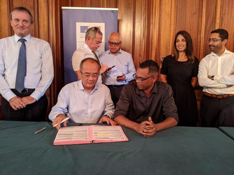 Signature d'un contrat de professionnalisation